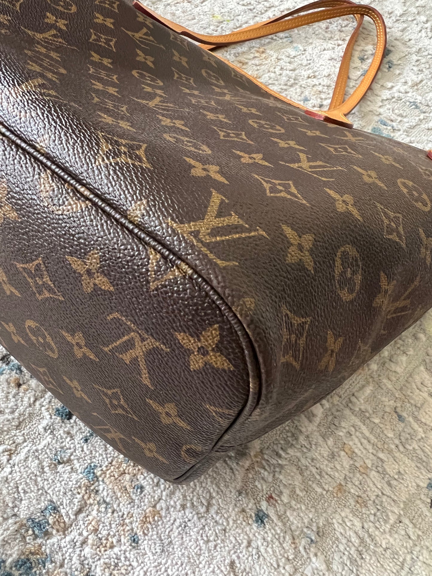 Louis Vuitton Mm size Monogram