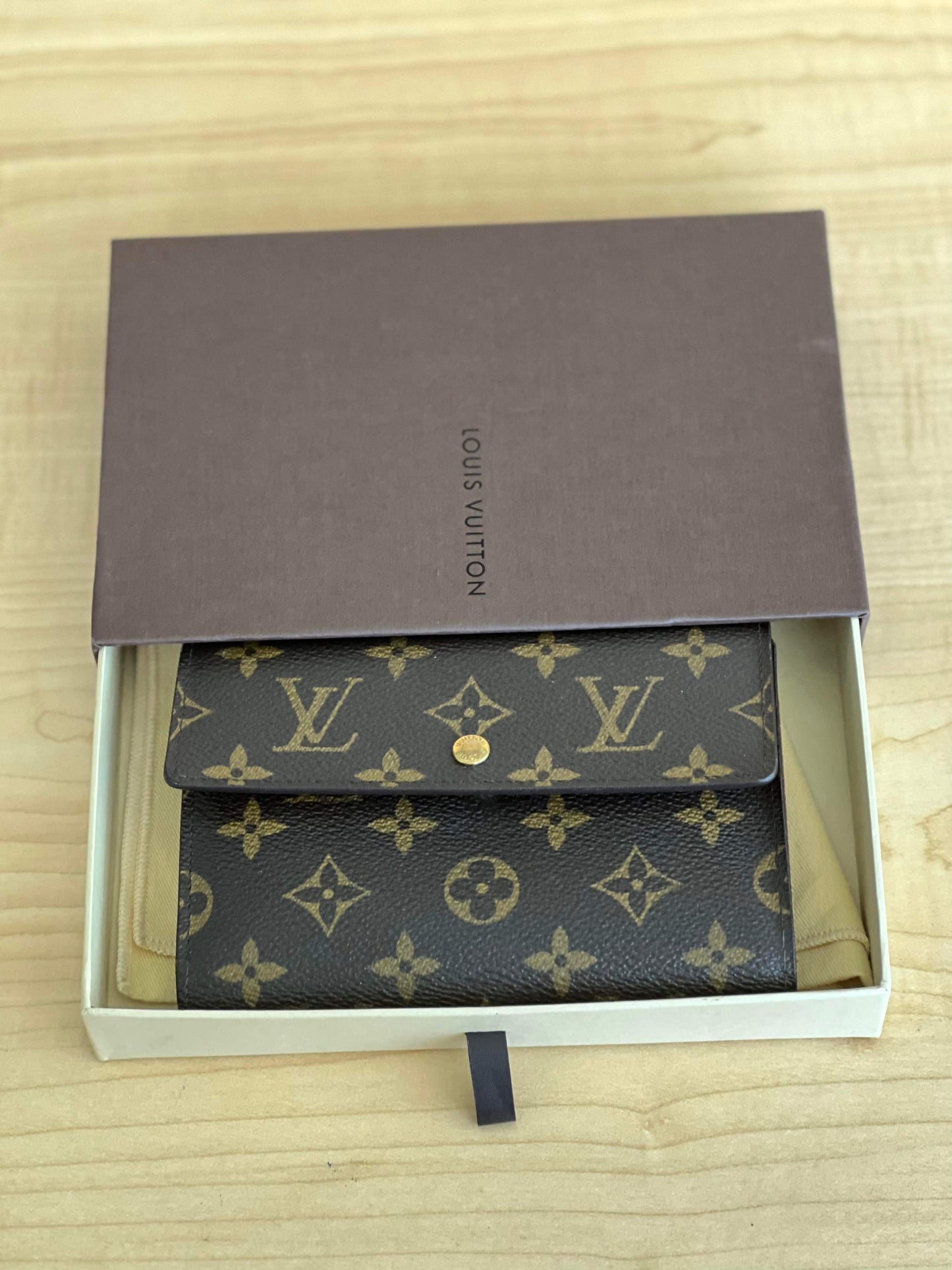 Louis Vuitton Vintage Trifold wallet